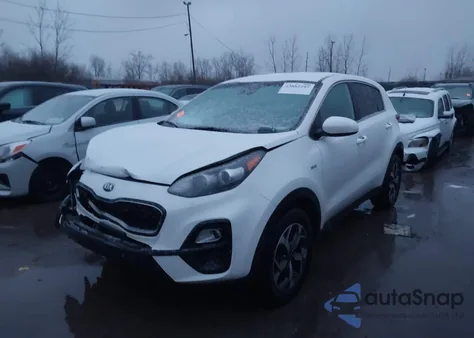 2020 Kia Sportage Lx z USA, uszkodzony, nr VIN KNDPMCAC3L7637683